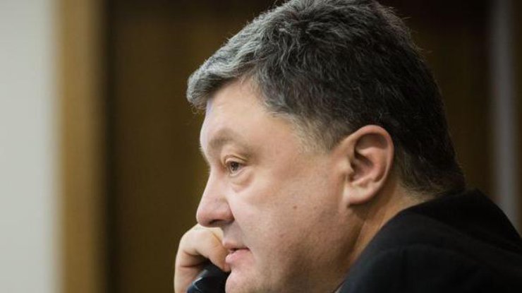 Порошенко попросил Германию ускорить разработку полицейской миссии ОБСЕ на Донбассе