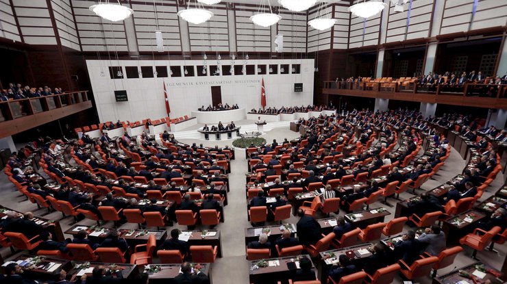 В Турции депутатов лишат неприкосновенности