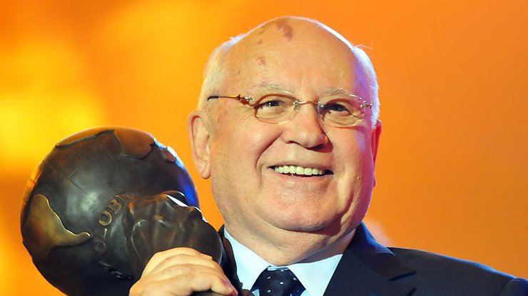 Депутаты хотят запретить Горбачеву въезд в Европу 