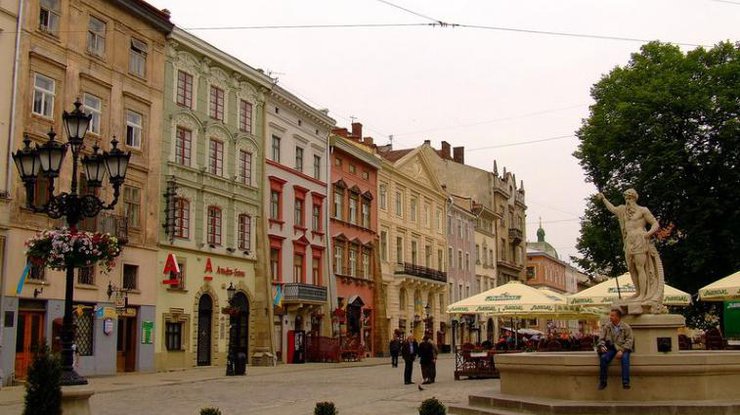 В центре Львова обнаружили мину