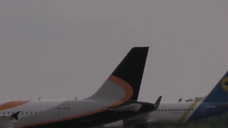 Самолет с Надеждой Савченко приземлился в аэропорту "Борисполь"
