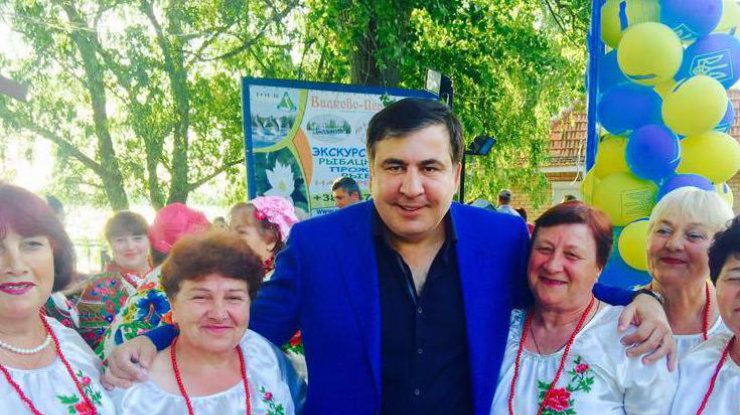 Саакашвили назвал новое правительство "кучкой бездарных людей"