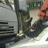 В центре Киева автокран протаранил легковушку (фото) 