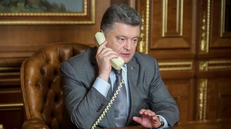Порошенко по телефону поблагодарил США за Савченко 