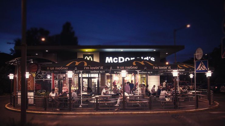 McDonalds на Вышгородской улице