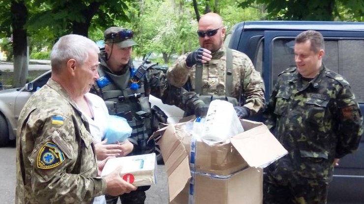 В Днепропетровске пойман на воровстве волонтерской помощи офицер