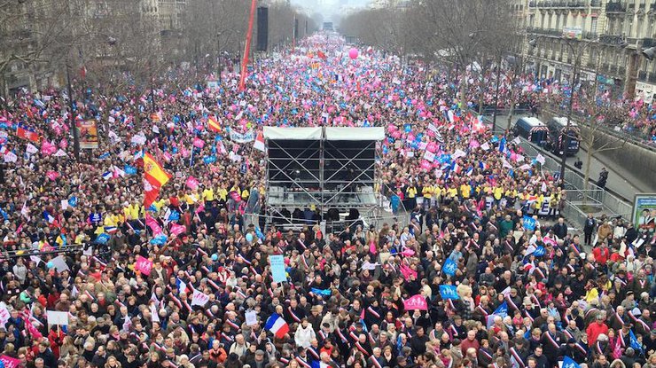 Забастовки во Франции могут привести к транспортному коллапсу 
