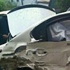 Пьяный водитель Lexus вылетел на обочину и разбил авто (фото)