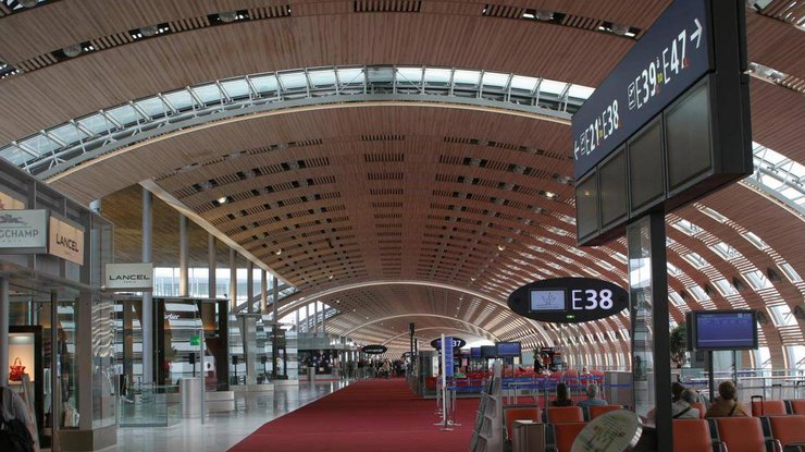 В аэропортах Парижа начнется трехдневная забастовка 