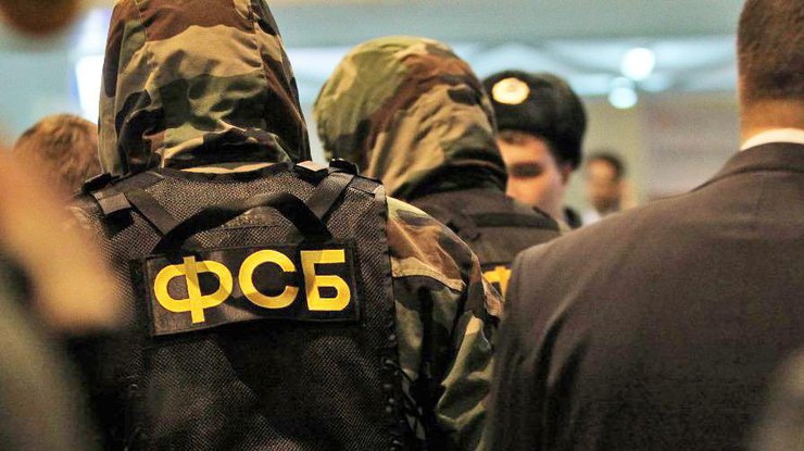 За шпионаж украинскому дипломату обещали решить вопрос с приватизацией имущества в Крыму