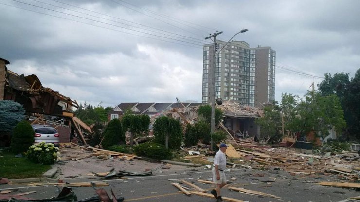В Канаде взорвались 4 дома