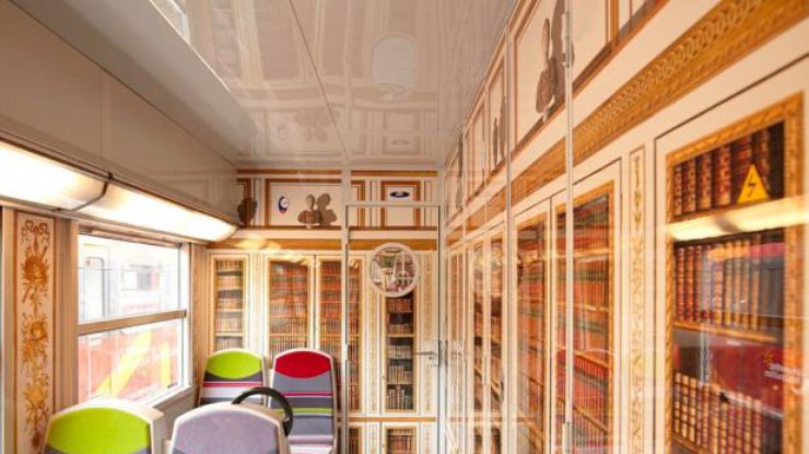 Во Франции создали поезда-дворцы с мебелью Версаля 