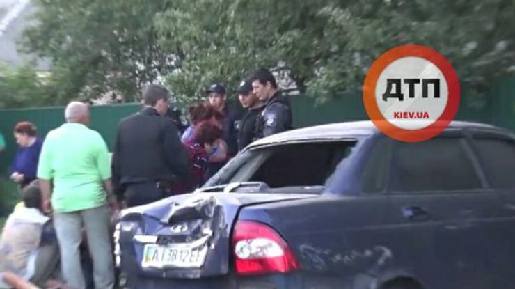 Под Киевом водитель ВАЗ насмерть сбил двух детей