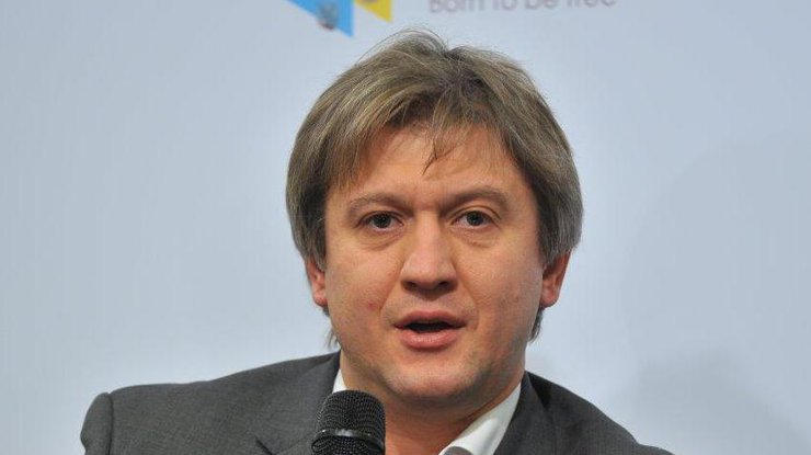 Украинским чиновникам снова повысят зарплаты 