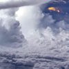 Пилот снял масштабный шторм над Тихим океаном (фото)