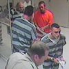 Заключенные вырвались из камеры ради спасения охранника (видео)