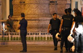Переворот в Турции: погибли 17 полицейских