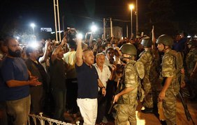 Переворот в Турции: разведка заявила, что мятеж подавлен