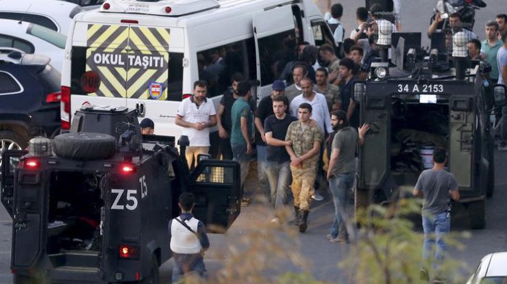 Переворот в Турции: задержаны 120 участников