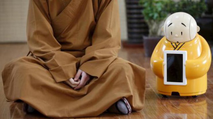 В Китае робот стал монахом