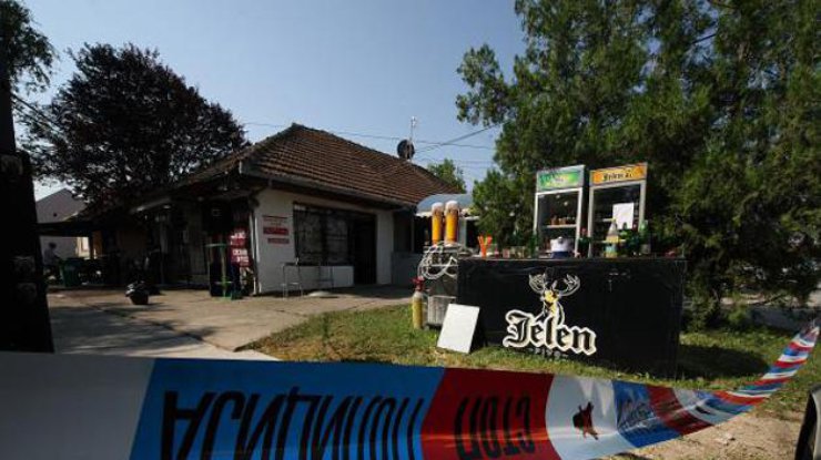В кафе Сербии убийца жены расстреляли посетителей
