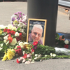 Киевляне приносят цветы на место гибели журналиста Шеремета (фото)