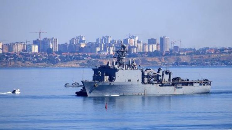 Боевой корабль США в Одессе 