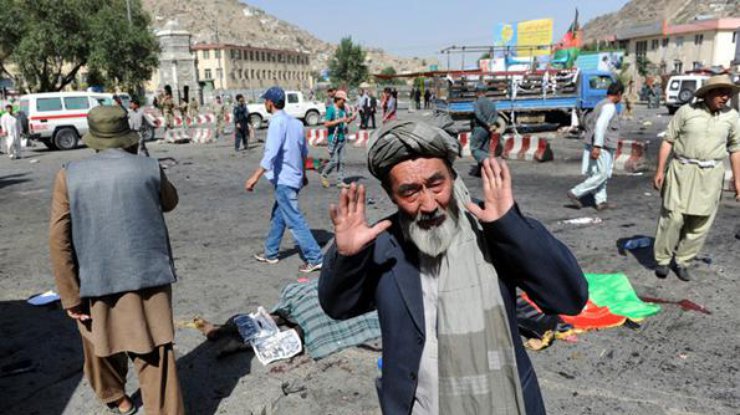 Число жертв кровавого взрыва в Кабуле стремительно растет