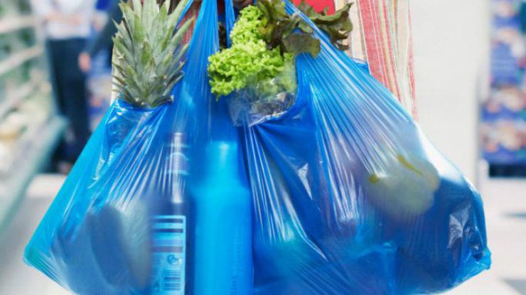 Во Франции запретили пластиковые пакеты