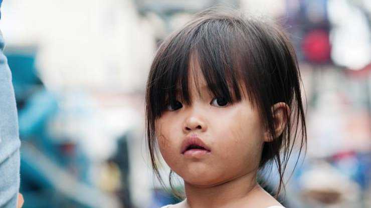 В Таиланде дети начинают день с "обнимашек" 