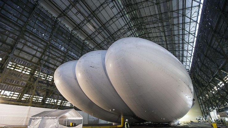 Самое большое воздушное судно в мире завершило первый полет