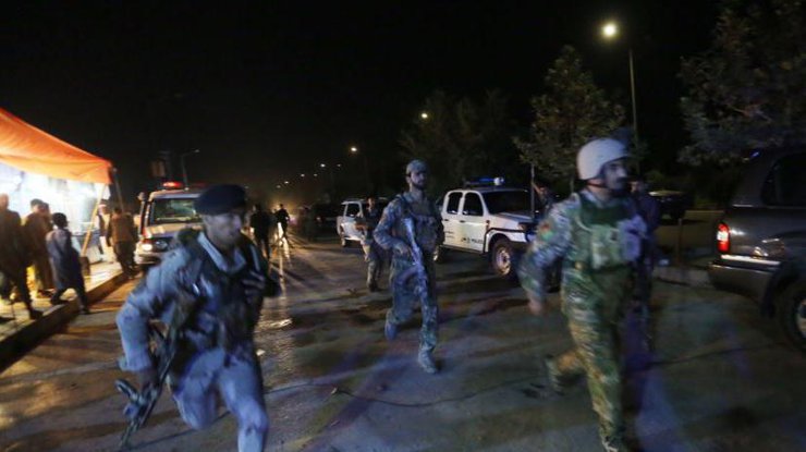 Боевики напали на американский университет в Кабуле. Фото: АР