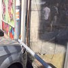 В Киеве пьяный водитель протаранил вход станции метро "Оболонь"