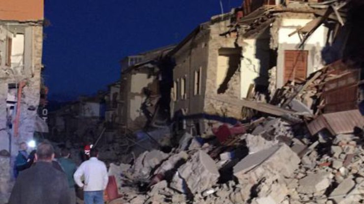 Число жертв землетрясения в Италии достигло до 247 человек