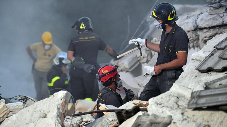 Землетрясение в Италии: в стране объявлено чрезвычайное положение