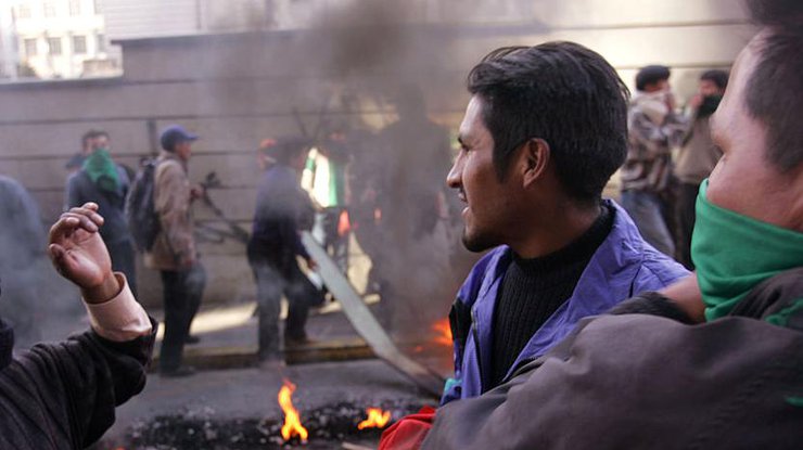 В Боливии шахтеры похитили и убили заместителя МВД 