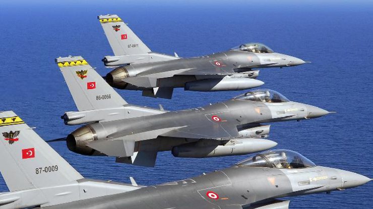Турецкие самолеты бомбят позиции курдов в Сирии