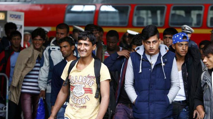 В Германию прибудут еще 300 тысяч мигрантов