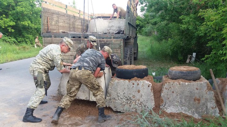 На Донбассе боевики ведут атаку из тяжелой артиллерии 