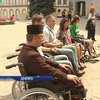 У Дніпрі чиновникам запропонували пересісти в інвалідні візки