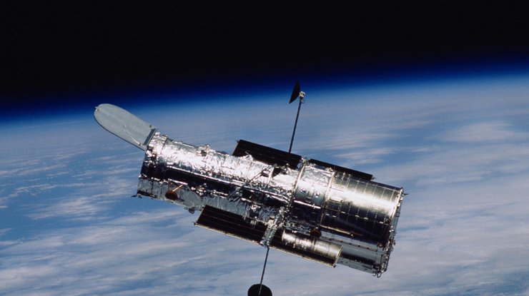 Телескоп "Хаббл" бороздит просторы земной орбиты с 1990 года. Фото geektimes.ru