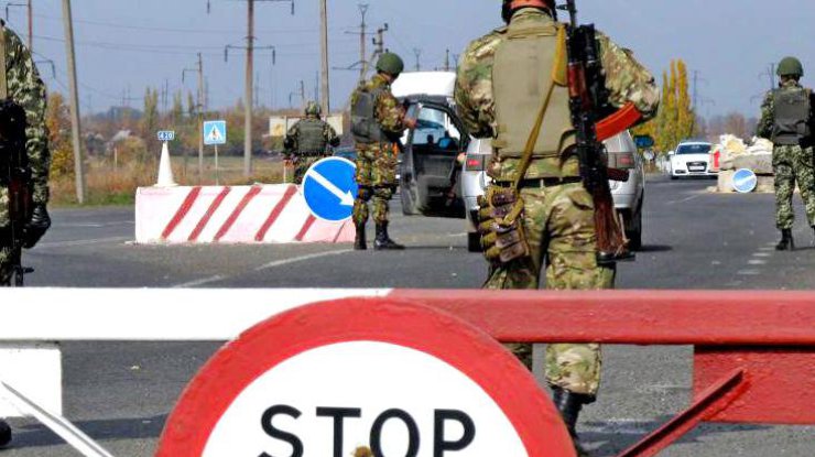 Оккупанты заблокировали въезд из Крыма 
