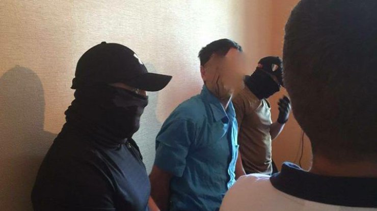 Одесского полицейского задержали на получении взятки 