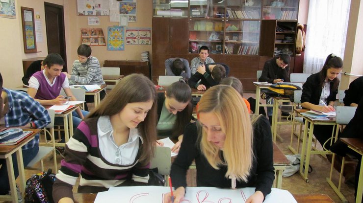 Школа в Луганске 