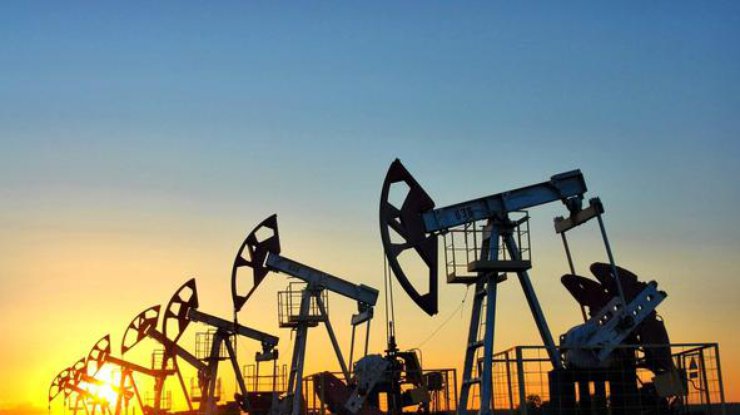Цены на нефть после обвала продолжают расти 