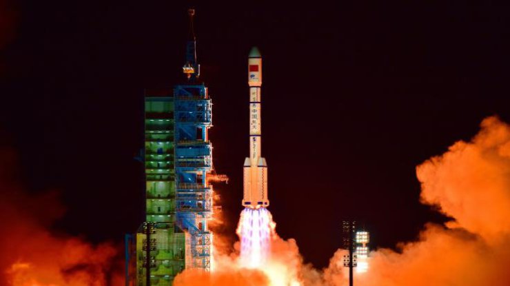 Китай отправил на орбиту обитаемую космическую лабораторию