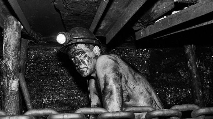 Правительство нашло деньги на зарплаты шахтерам (фото: pravmir)