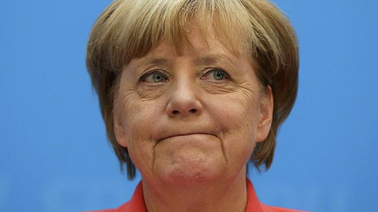 Меркель призвала высылать беженцев из Евросоюза