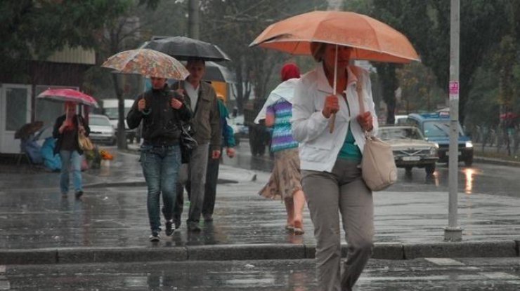 Завтра Украину накроют дожди с грозами