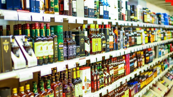 Решение Киевсовета об ограничении торговли спиртным в магазинах является незаконным